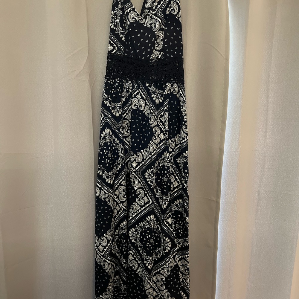 Elegant Navy Blue and White Patterned Maxi Dress